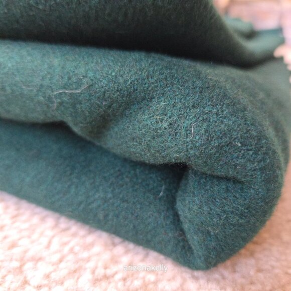 NWOT Green Wool Wrap Edinburgh Tartan Shop - Picture 11 of 12